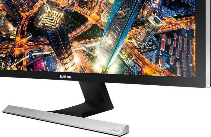 Samsung UE590, 28"
