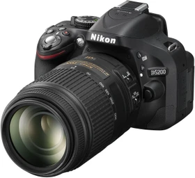 Nikon D5200 schwarz mit Objektiv AF-S DX 18-55mm 3.5-5.6 G II VR und AF-S DX 55-300mm 4.5-5.6 G ED VR