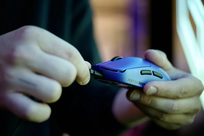 Xperion XP ONE Wireless E-Sport Gaming Mouse, blau, USB/Bluetooth