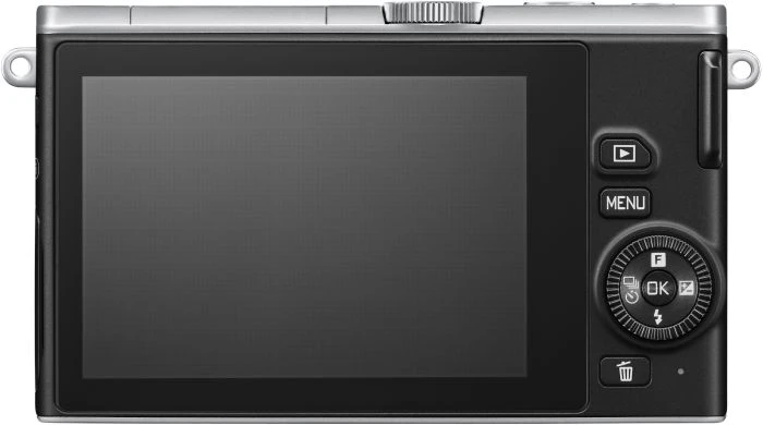 Nikon 1 J4 silber mit Objektiv 1 NIKKOR 10-30mm 3.5-5.6 PD-Zoom VR und 1 NIKKOR 30-110mm 3.8-5.6 VR