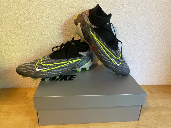 Nike Gripknit Phantom GX Elite Dynamic Fit FG black/white/blue glow/volt (Herren)