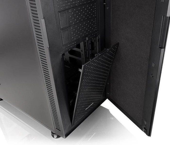 Thermaltake Suppressor F31, schallgedämmt