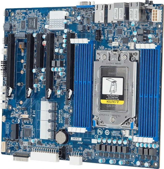 GIGABYTE MZ01-CE0 (AMD SP3)