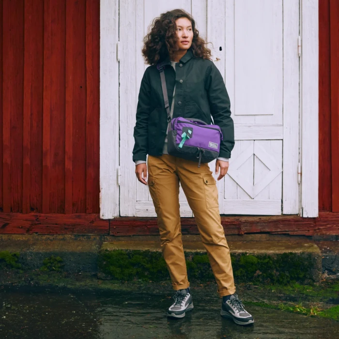 Fjällräven Vardag Shoulder Bag 6 Umhängetasche violette/coal black