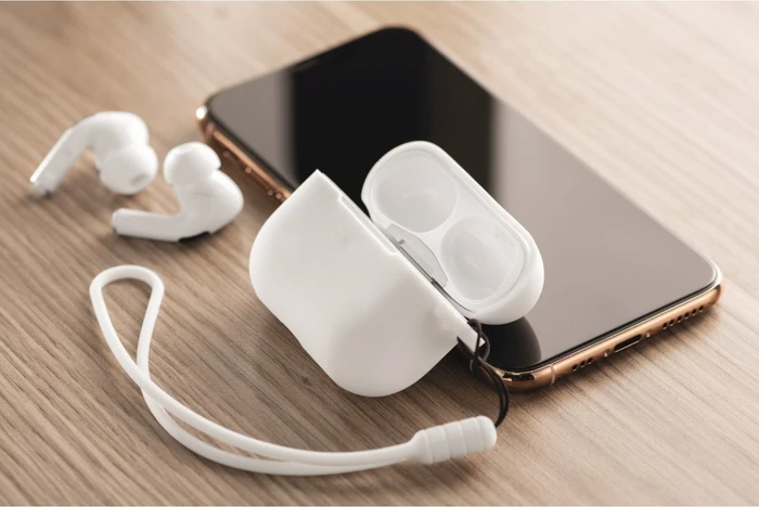 Hama Schutzhülle für Apple AirPods Pro weiß