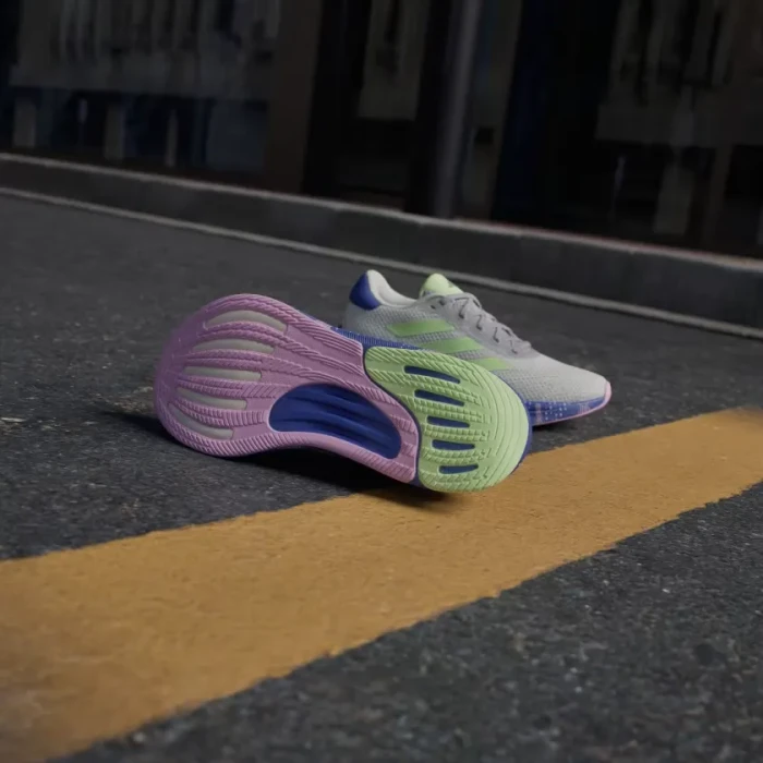 adidas Supernova Stride off white/green spark/lucid blue (Damen)