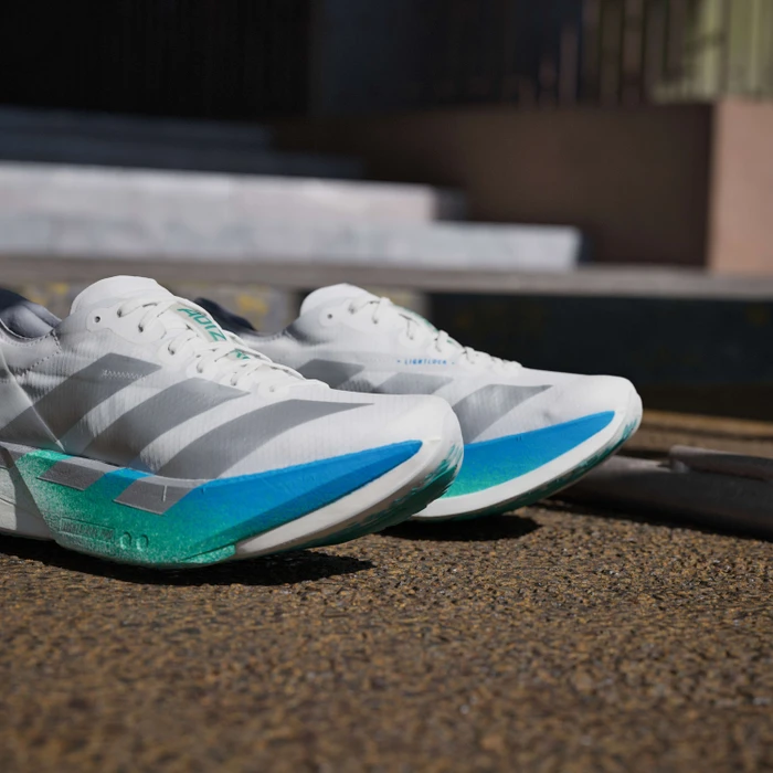adidas Adizero Adios Pro 4 crystal white/matte silver/glory green (Damen)