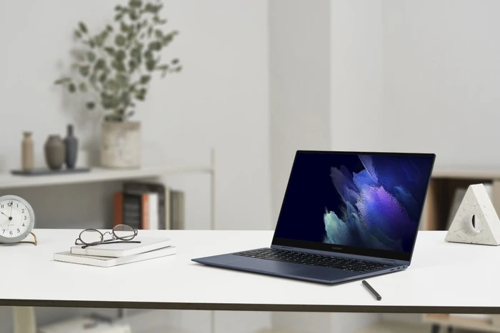 Samsung Galaxy Book Pro 360 15, Mystic Navy, Core i5-1135G7, 8GB RAM, 512GB SSD, UK
