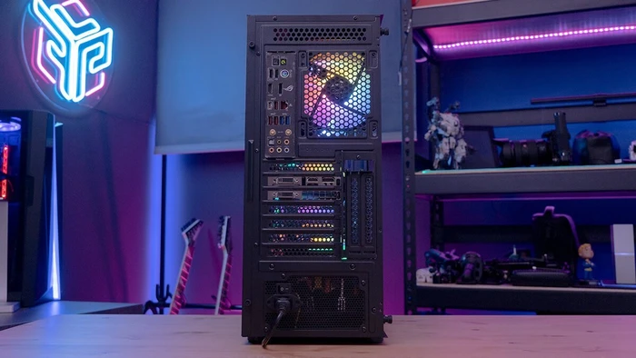 AeroCool Beam, inkl. 4x Lüfter, Lüfter LED RGB, Glasfenster