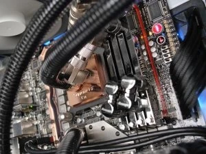 NZXT Switch 810 schwarz, Acrylfenster