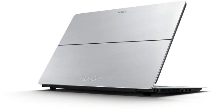 Sony Vaio Fit 15A, silber, Core i5-4200U, 8GB RAM, 16GB SSD, 1TB HDD, GeForce GT 735M, DE