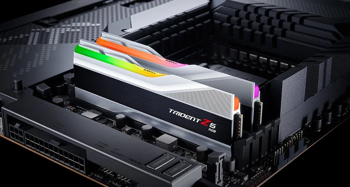 G.Skill Trident Z5 RGB silber UDIMM 96GB Kit, DDR5-6400, CL32-39-39-102