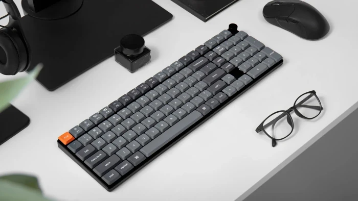 Keychron K17 Max, grau, LEDs RGB, Gateron LOW PROFILE 2.0 RED, USB/Bluetooth, US