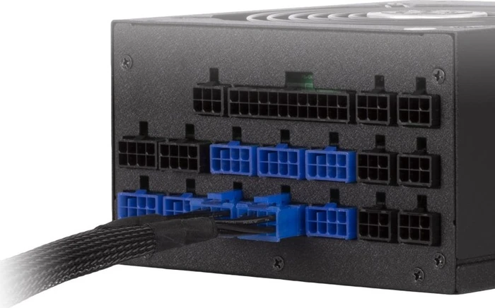 SilverStone PP12, 2x 8-Pin PCIe Stecker auf 12-Pin Micro-Fit 3.0 Stecker, Adapterkabel, schwarz, 550mm