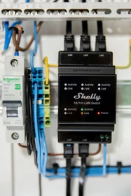 Shelly Railmount Switch, 5x RJ-45