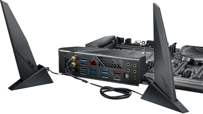 ASUS ROG Zenith Extreme (AMD TR4)