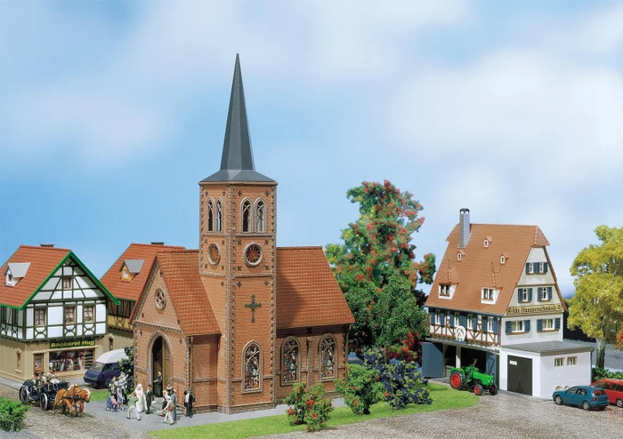Faller Kleinstadt-Kirche
