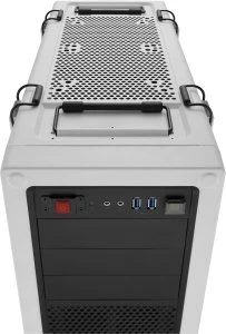 Corsair Vengeance C70 Arctic White, Acrylfenster