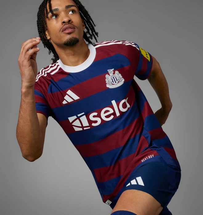 adidas Newcastle United FC Authentic 2024/2025 Auswärtstrikot team coll burgundy 2/night sky (Herren)