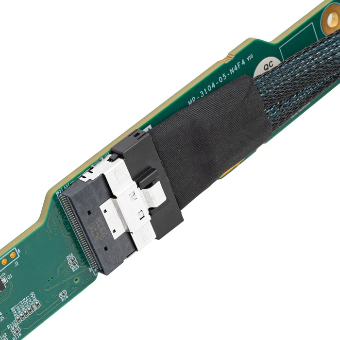 SilverStone RAC-BP-304N, 4-Bay 2.5"/3.5" Server Backplane mit U.2 Unterstützung, grün