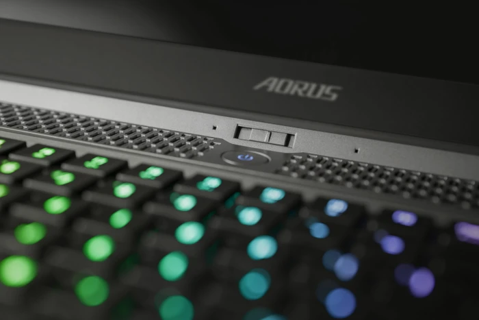 GIGABYTE AORUS 17G, Core i7-10750H, 16GB RAM, 512GB SSD, GeForce GTX 1660 Ti, DE