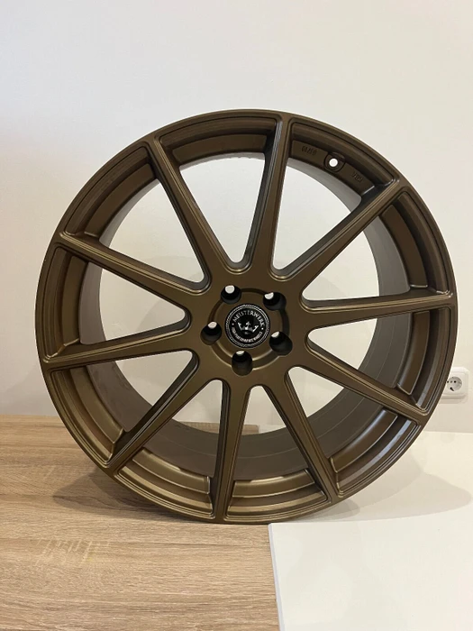 Damina Performance DM19 10.0x22 5/112 ET45 (verschiedene Farben)