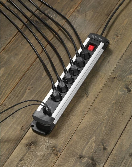 Sygonix Steckdosenleiste mit Schalter, 6-fach, mit 2x USB, 3m, schwarz/silber