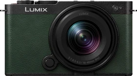 Panasonic Lumix DC-S9 grün mit Objektiv Lumix S 18-40mm 4.5-6.3