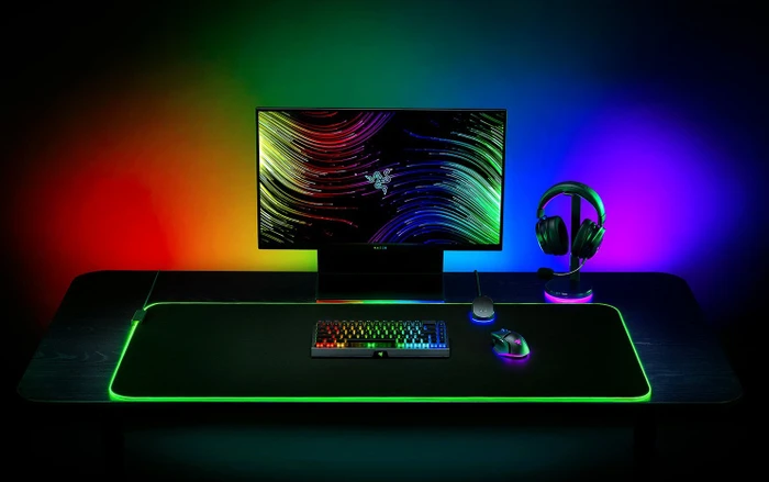 Razer Goliathus Chroma RGB Gaming-Mauspad, 3XL - 1200x550mm, schwarz