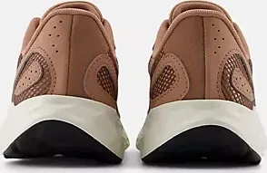 New Balance Fresh Foam Arishi v4 Tiralux landslide/pecan/rich oak (Damen)
