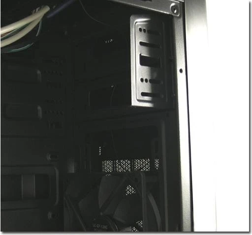 LC-Power PRO-905B Hangar