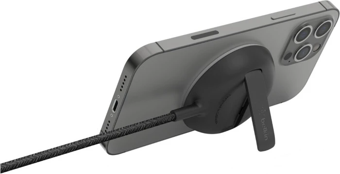 Belkin BoostCharge Pro tragbares drahtloses Ladepad mit MagSafe 15W schwarz