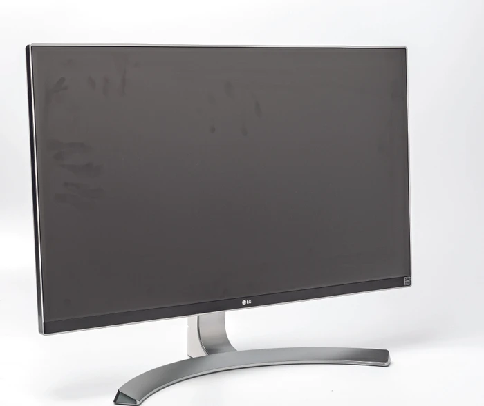 LG 27UD88-W, 27"