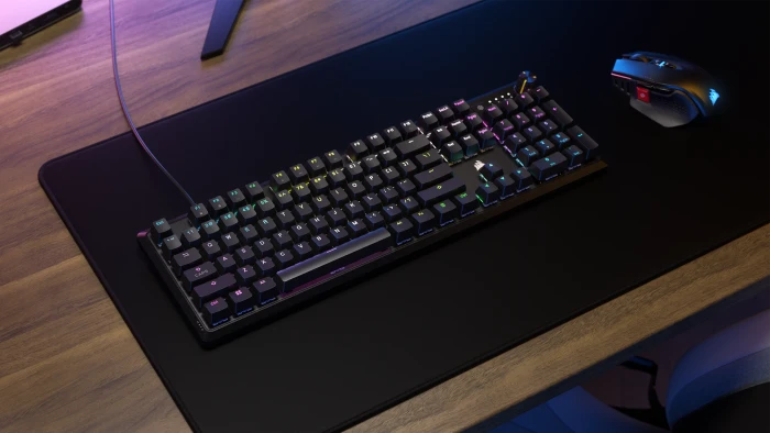 Corsair Gaming K70 CORE, schwarz, MLX RED, USB, DE