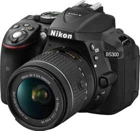 Nikon D5300 schwarz mit Objektiv AF-P DX 18-55mm 3.5-5.6 G VR und AF-P DX 70-300mm 4.5-6.3 G ED VR (VBA370K015)