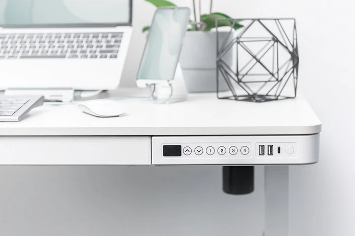 Digitus elektrisch höhenverstellbarer Sitz-Steh-Schreibtisch mit USB-Ladestation 120x60cm weiß/weiß