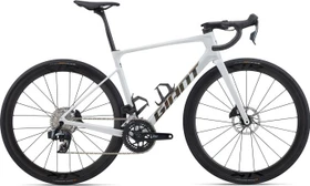 Giant Defy Advanced Pro 1 weiß Modell 2026