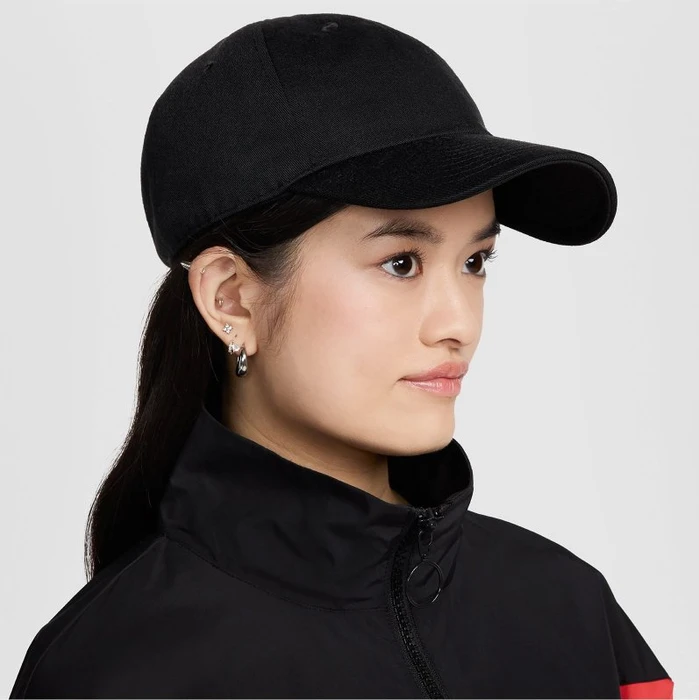 Nike Club unstrukturierte Kappe black/sail