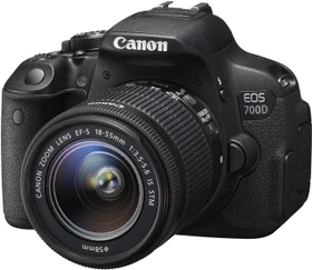 Canon EOS 700D mit Objektiv EF-S 18-55mm 3.5-5.6 IS STM