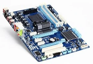 GIGABYTE GA-970A-D3 (AMD AM3+)