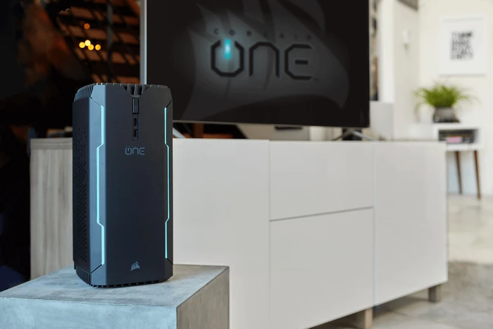 Corsair ONE Pro, Core i7-7700K, 16GB RAM, 480GB SSD, 2TB HDD, GeForce GTX 1080