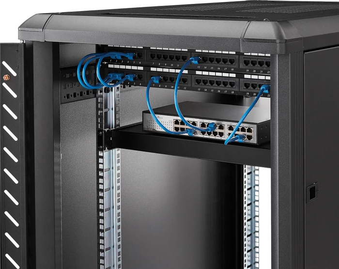 StarTech Verstellbarer Server Rack Fachboden bis 150kg, schwarz, 495mm Einbautiefe, 1HE