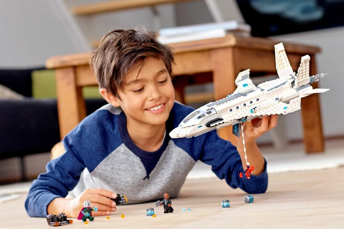 LEGO Marvel Super Heroes Spielset - Starks Jet und der Drohnenangriff