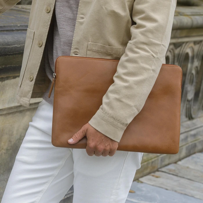 dbramante1928 Skagen Pro für MacBook Pro 16"/Notebook 15", Tan braun