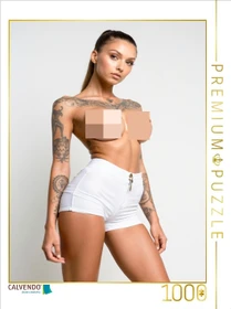 Calvendo Erotikpuzzle mit Melissa - tätowierter Akt in weißen Shorts, selbstbewusst und freizügig inszeniert