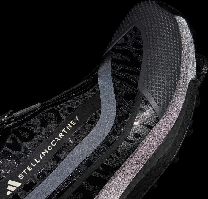 adidas Stella McCartney X Terrex Free Hiker GTX core black/utility black/almond milk/smc (Damen)