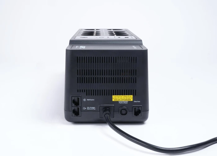 APC Back-UPS, 850VA, Steckdosenleiste, 8x Schuko, USB