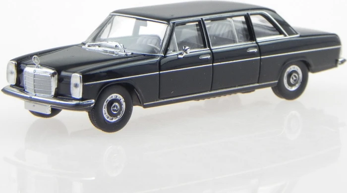 Brekina Mercedes Benz 220D lang schwarz
