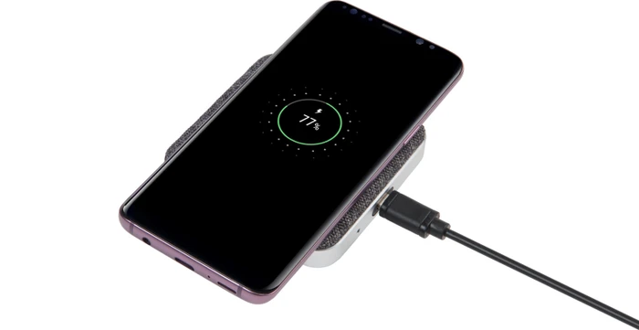 Xtorm Wireless Fast Charging Pad Balance