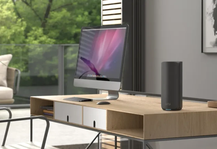 Netgear Orbi Wi-Fi 7, 870 Serie RBE873, schwarz, Router und 2x Repeater Set, 3er-Bundle